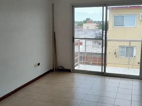 DEPARTAMENTO 2 AMB. CON COCHERA
