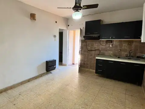 CASA A RECICLAR  - GABOTO 2680 -  JORGE CURA