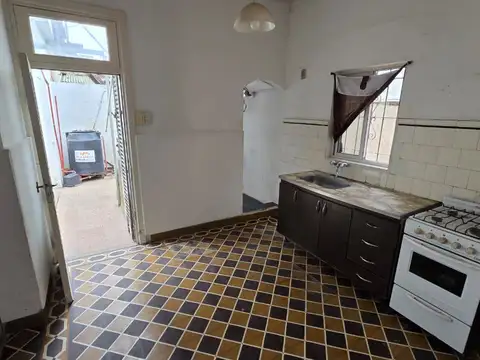 Depto Tipo Casa en Alquiler en Banfield, $ 550.000