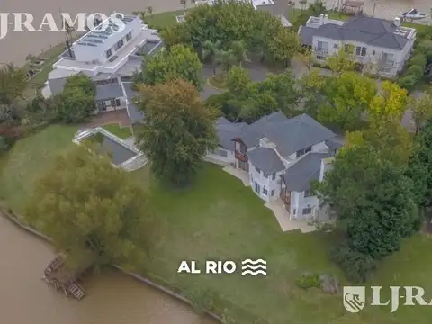 3 DORMITORIOS EN SUITE, 2 ESCRITORIOS, PLAYROOM Y SERVICIO.