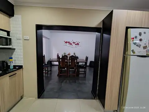 Casa 7 ambientes con 2 baños