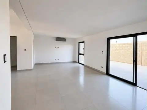 Depto Tipo Casa en Venta en Solares de Manatiales, USD 230.000