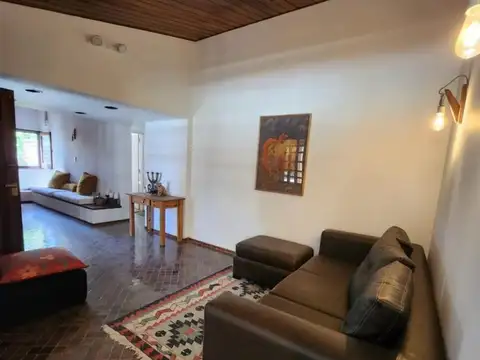ALQUILER  CASA EN ROLDAN GRAN TERRENO