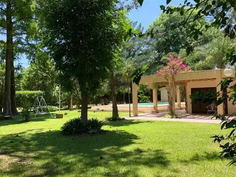 ALQUILER  CASA EN ROLDAN GRAN TERRENO