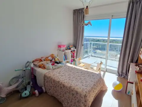 Departamento 8 ambientes con 3 baños