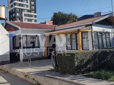 CASA DE 3 DORM. A METROS DEL FUTURO SHOPPING