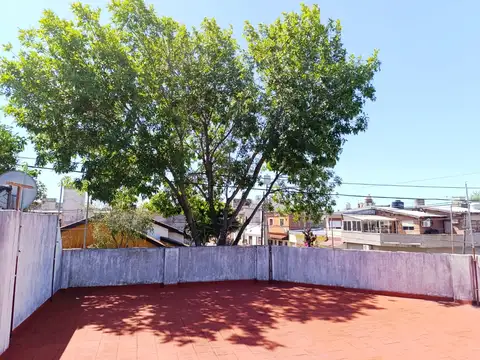 Casa con local en venta en General San Martin