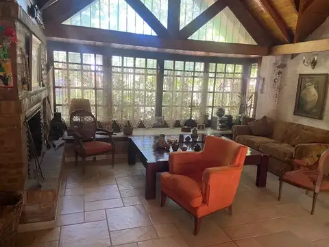 Casa 5 ambientes con 3 baños