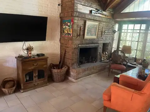 Casa en Venta con 3 cocheras