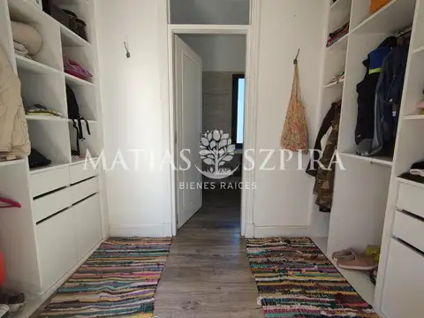 Casa en Venta con 4 cocheras
