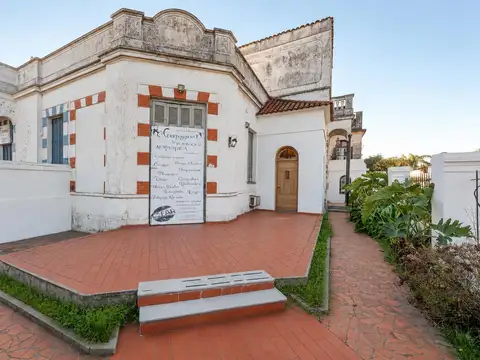 VENTA CASA DE 3 DORMITORIOS EN BARRIO SALADILLO