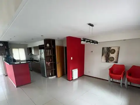 Casa en Venta con 4 cocheras