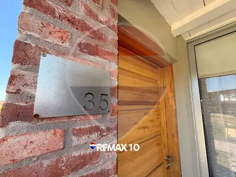 Angela Gil y Macheroni 100