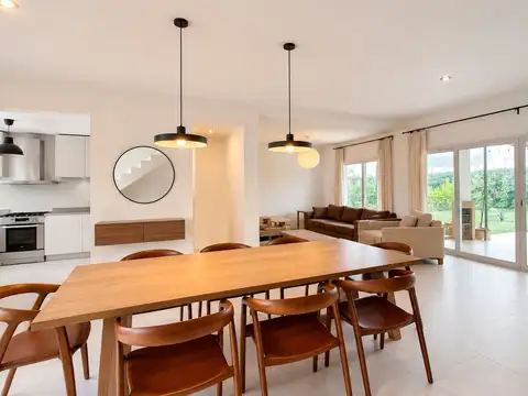 Casa en Alquiler en Pilar, USD 1.490