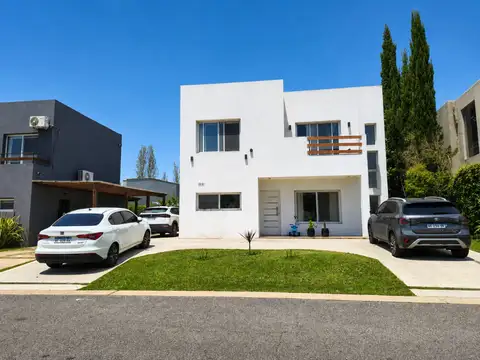 AlquilerCasa 5 amb jardin cochera B. Cerrado Pilar