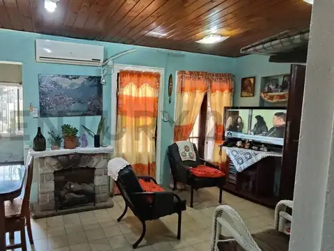 CASA 2 DORMITORIOS + DEPARTAMENTO DE 1 DORMITORIO