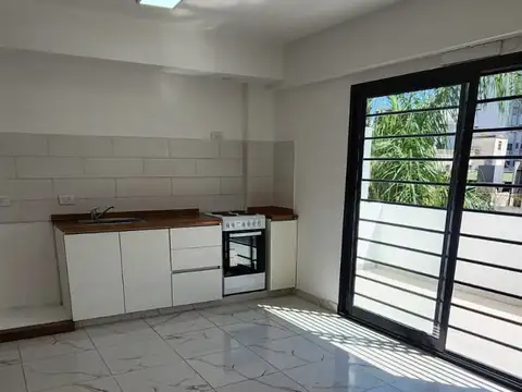 DEPARTAMENTO 2 AMBIENTES CON BALCÓN Y VISTA AL CONTRAFRENTE. MARCONI 571 P.1B AVELLANEDA