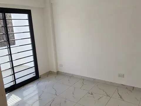 DEPARTAMENTO 2 AMBIENTES CON BALCÓN Y VISTA AL CONTRAFRENTE. MARCONI 571 P.1B AVELLANEDA