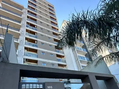 Departamento 2 Ambientes en venta en Bernal Centro con Balcón y Cochera.