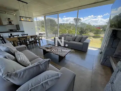 Casa 4 ambientes con 3 baños