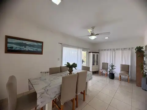 Casa 3 ambientes con 2 baños