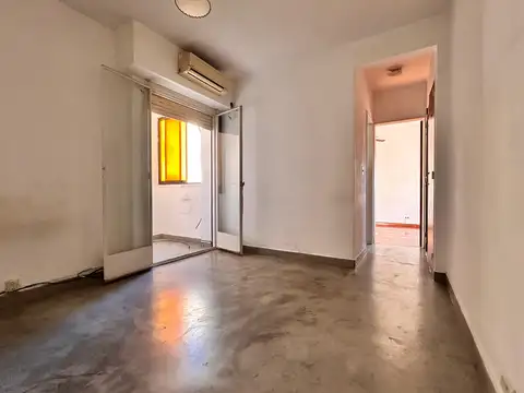 Venta Departamento 2 Ambientes en 3er Piso por Escalera, Versalles