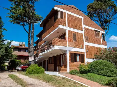 Departamento en Venta Pinamar 3 ambientes. Patio