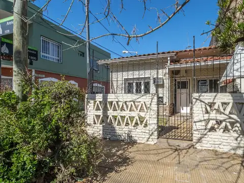 PH Venta 3amb 2dorm tipo casa, sin expensas, con cochera cubierta.