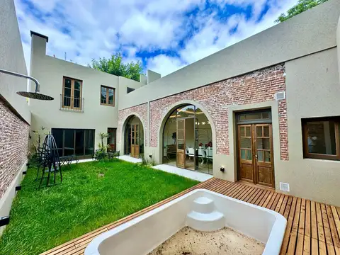 Casa 7 ambientes con 3 baños