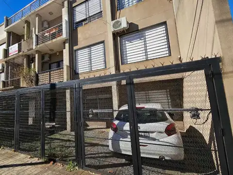 VENTA DEPARTAMENTO 2 AMBIENTES CON COCHERA BERNAL