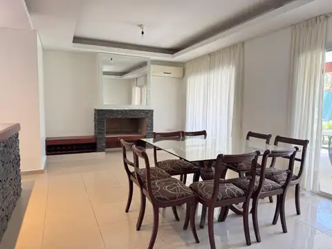 Casa en Alquiler de 3 dormitorios