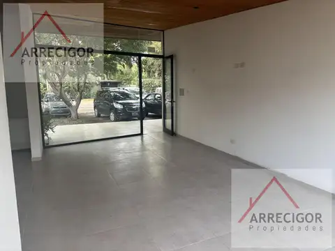 Local en Alquiler en Villa Elisa, $ 450.000