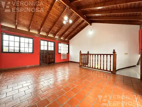 Depto Tipo Casa en Alquiler en Castelar, $ 650.000