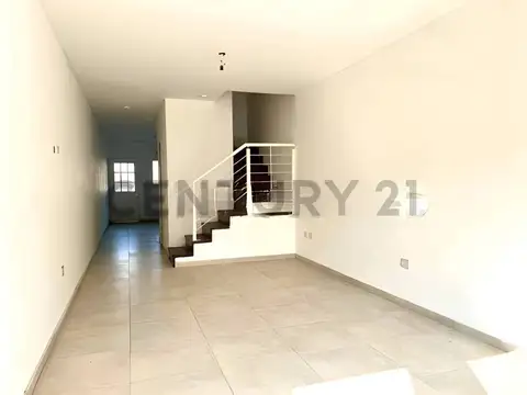 Casa en Alquiler en Villa Luzuriaga, $ 1.200.000
