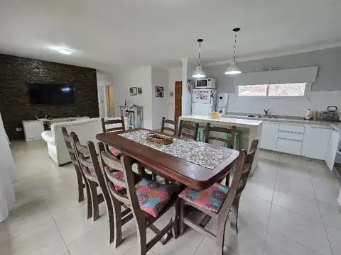 Casa 3 ambientes con 1 baño