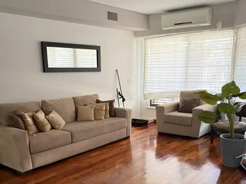 Casa 5 ambientes con 4 baños