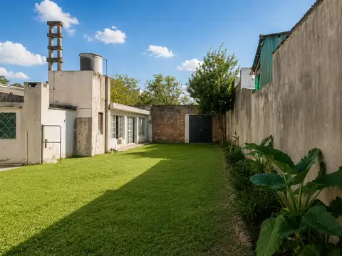 Casa 6 ambientes con 2 baños
