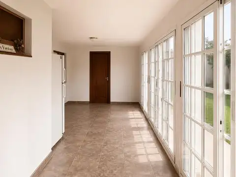 Casa en Venta con 4 cocheras