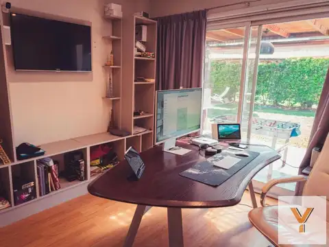 Casa en venta - 5 Dormitorios 3 Baños - Pilar