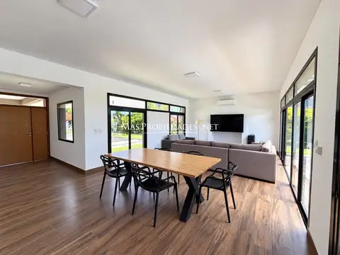 Casa en Alquiler de 4 dormitorios