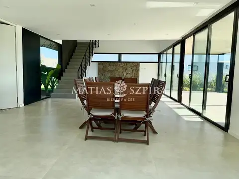 Casa en Alquiler de 3 dormitorios