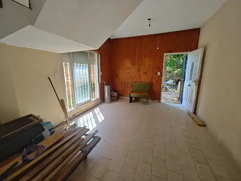 Casa en Venta con 3 cocheras