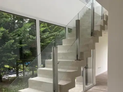 Casa 4 ambientes con 4 baños