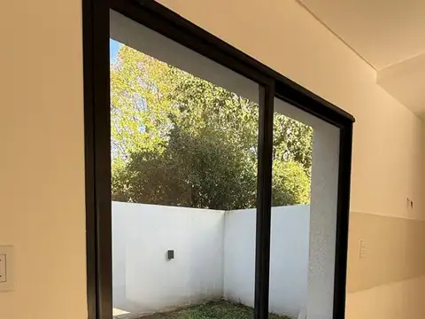 Depto Tipo Casa en Venta con 1 cocheras