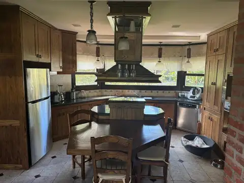 HERMOSA CASA EN VENTA EN CAMPOS DE ALVAREZ