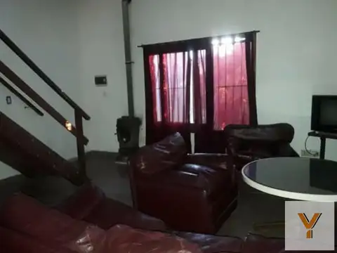 Casa en venta - 2 Dormitorios 1 Baño - Villa Gesell
