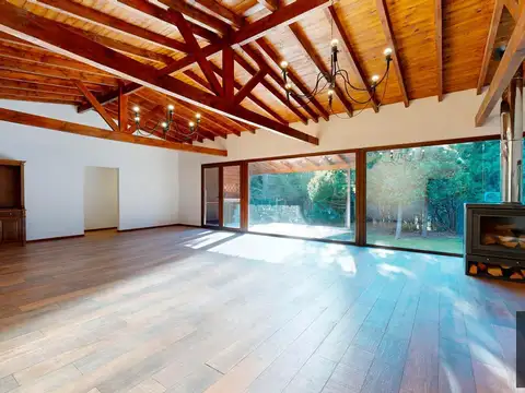 Casa 7 ambientes con 4 baños