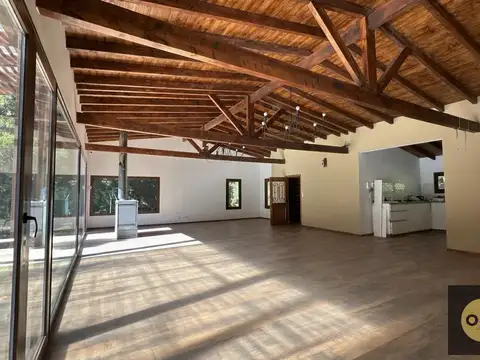 Casa 7 ambientes con 4 baños