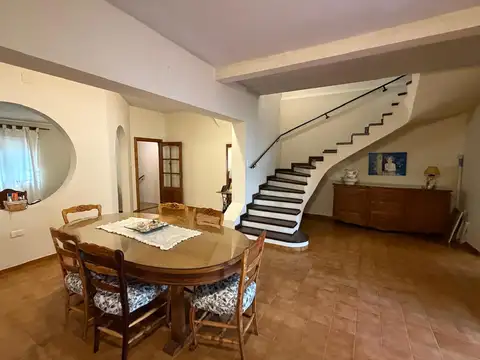 CASA - 3 DORMITORIOS - COSTANERA CTES.