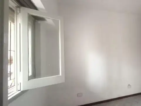 Depto Tipo Casa 5 ambientes con 2 baños